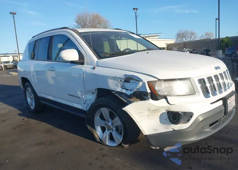 2016 Jeep Compass Latitude из США, поврежденный, VIN 1C4NJDEB0GD637946